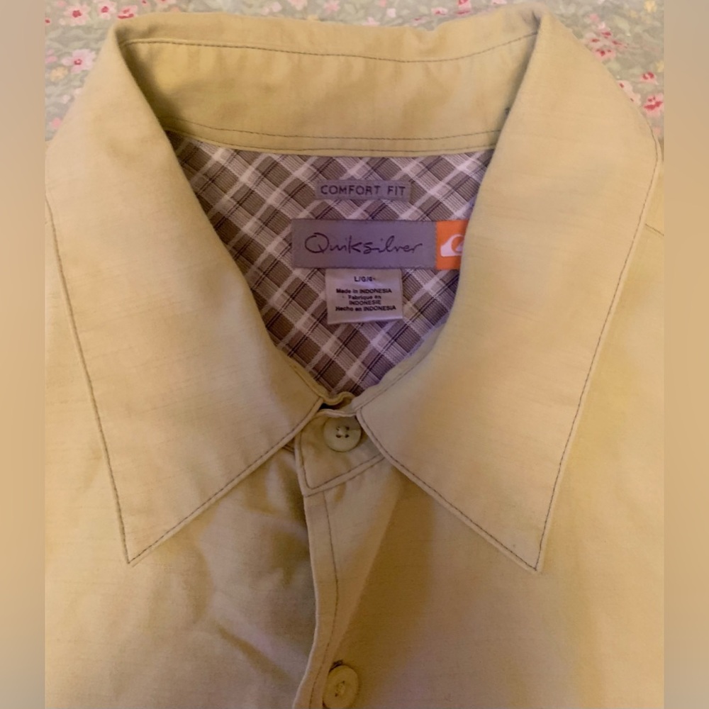Quiksilver Light Greenish Yellow Short Sleeve Button Up Shirt L